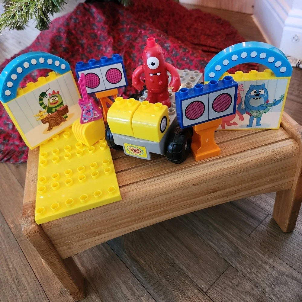 Vintage Mega Bloks Yo Gabba Gabba Plexs Tour Buggy 16 pc Building Set Incomplete